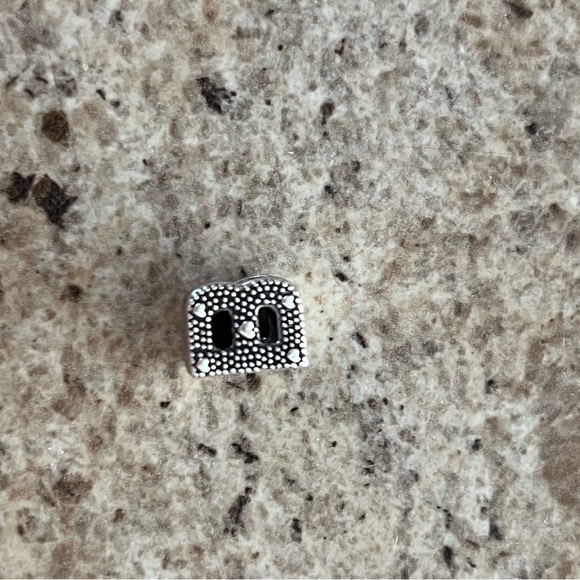 PANDORA Letter B Charm - Picture 4 of 7